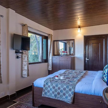 Stayvista At Cecil Cottages With Barbeque, Hill View Kasauli Exterior photo
