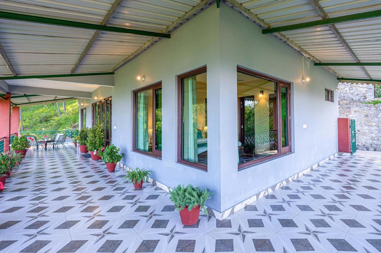 Stayvista At Cecil Cottages With Barbeque, Hill View Kasauli Exterior photo