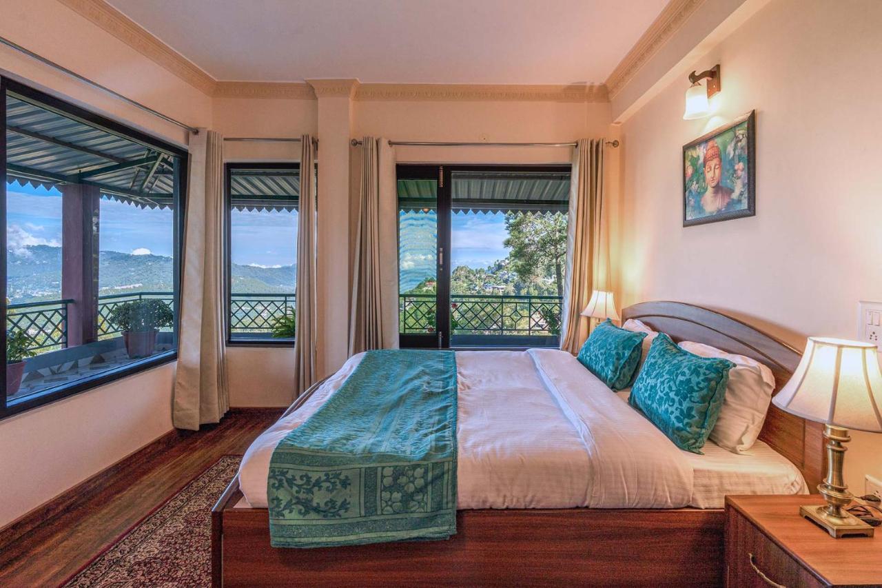 Stayvista At Cecil Cottages With Barbeque, Hill View Kasauli Exterior photo