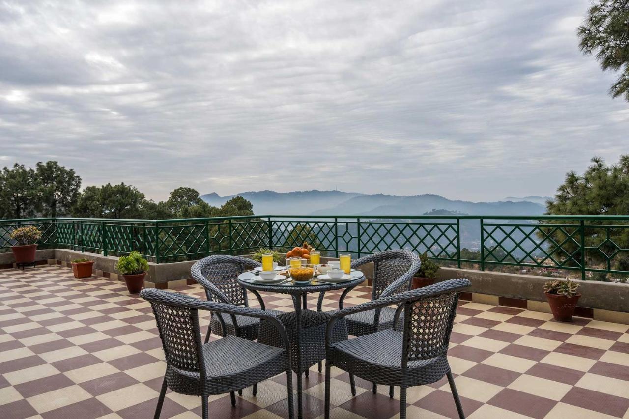 Stayvista At Cecil Cottages With Barbeque, Hill View Kasauli Exterior photo