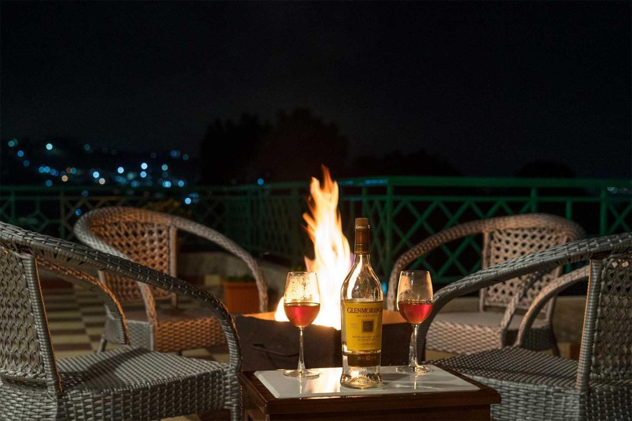 Stayvista At Cecil Cottages With Barbeque, Hill View Kasauli Exterior photo