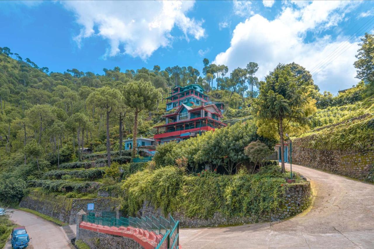 Stayvista At Cecil Cottages With Barbeque, Hill View Kasauli Exterior photo