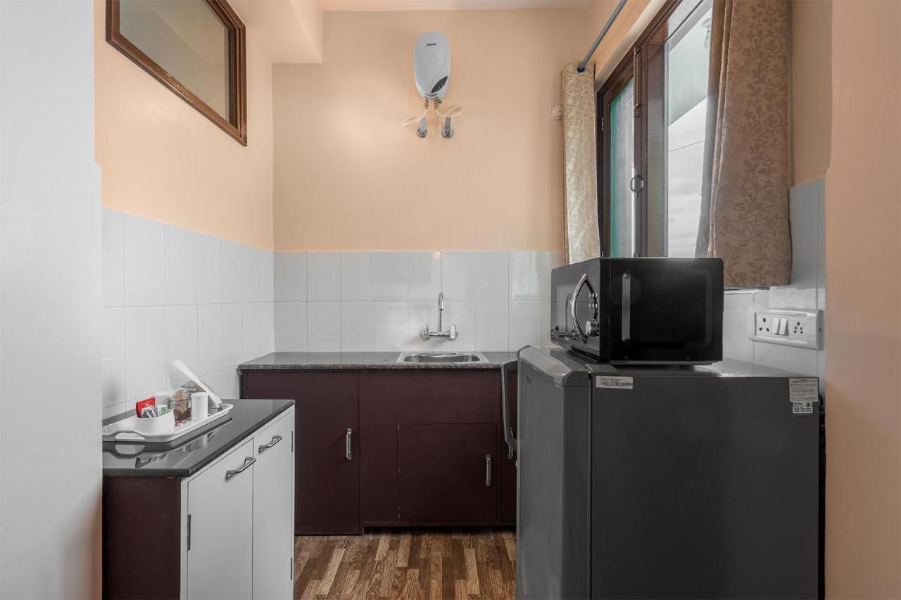 Stayvista At Cecil Cottages With Barbeque, Hill View Kasauli Exterior photo