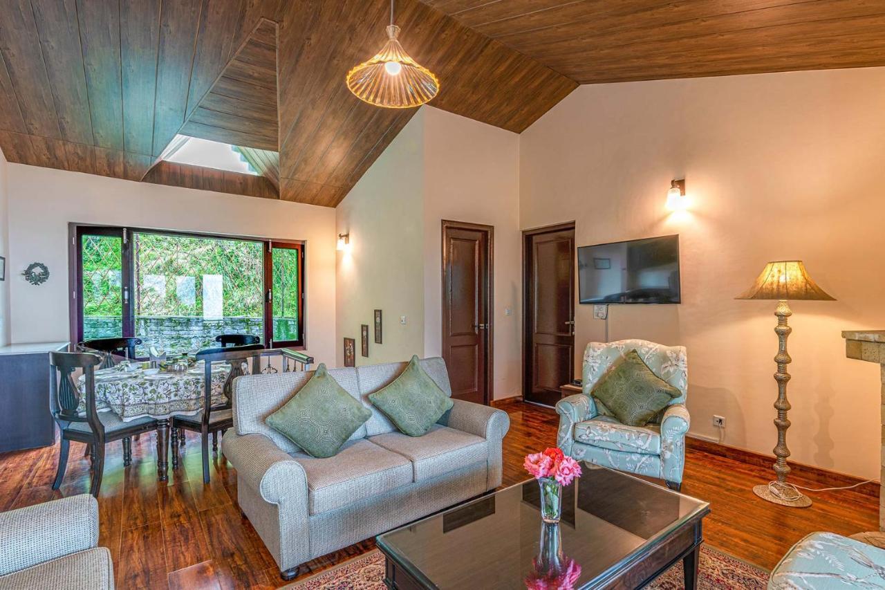 Stayvista At Cecil Cottages With Barbeque, Hill View Kasauli Exterior photo