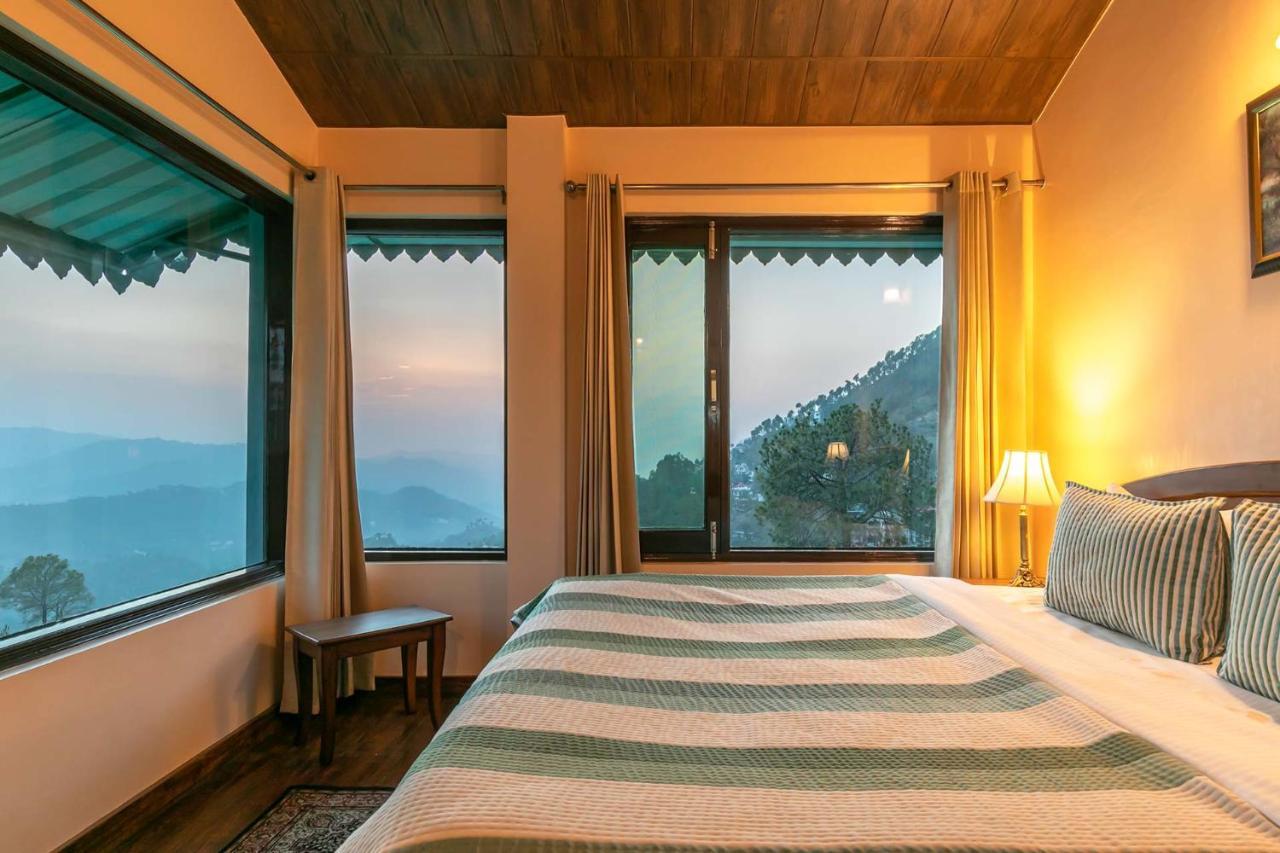 Stayvista At Cecil Cottages With Barbeque, Hill View Kasauli Exterior photo