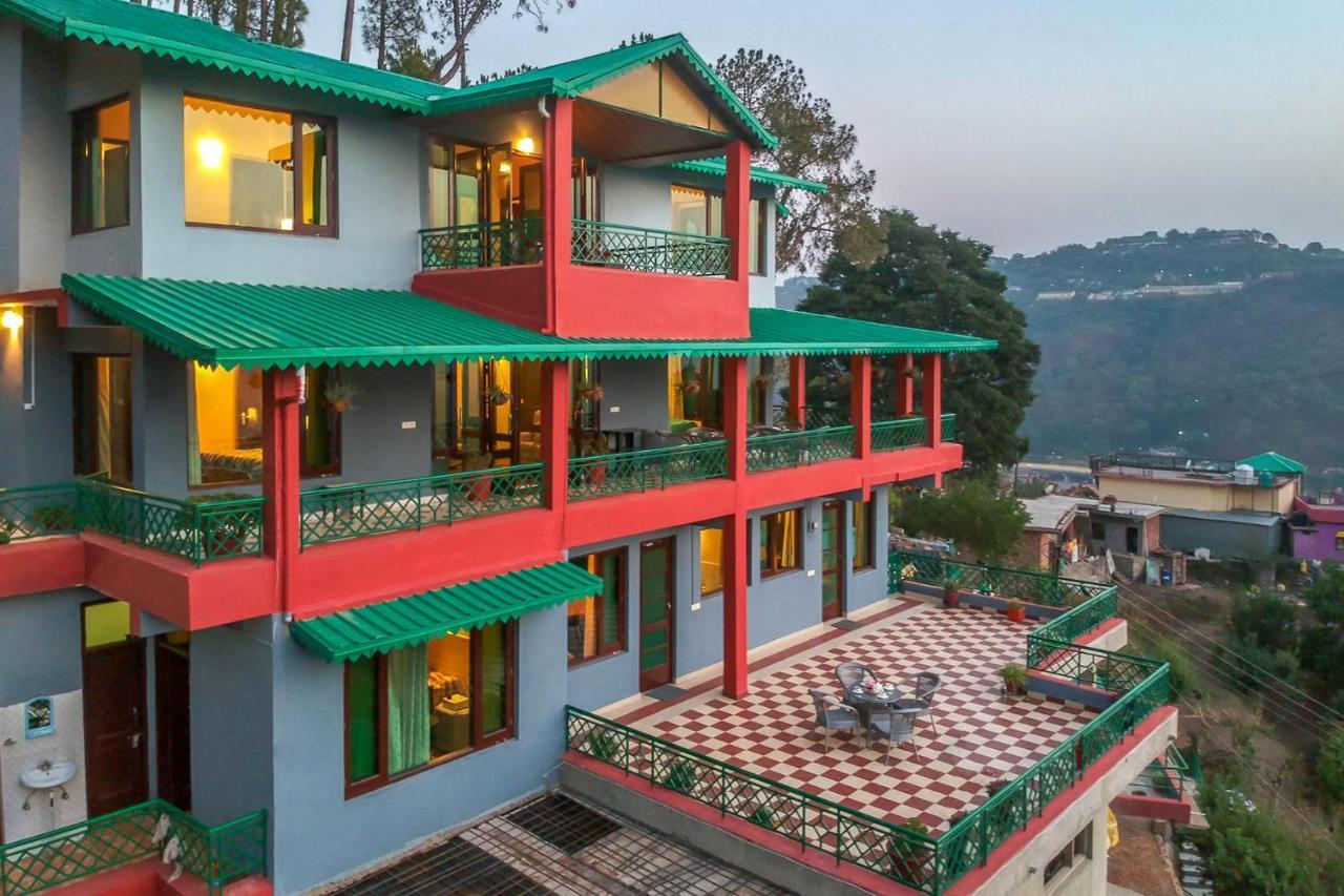 Stayvista At Cecil Cottages With Barbeque, Hill View Kasauli Exterior photo