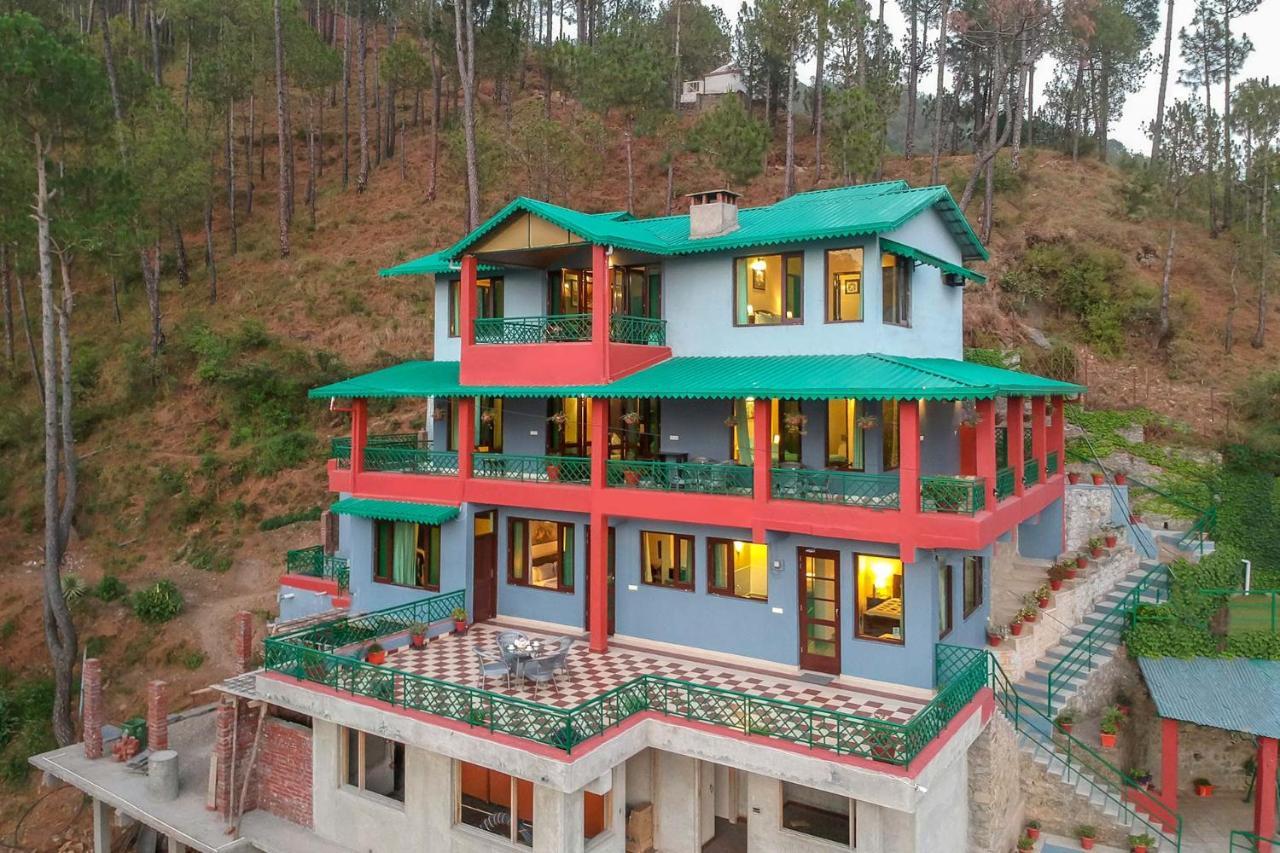 Stayvista At Cecil Cottages With Barbeque, Hill View Kasauli Exterior photo
